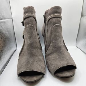 Vince Camuto gray suede; peep toe; zipper closure; wedge heel; great condition S